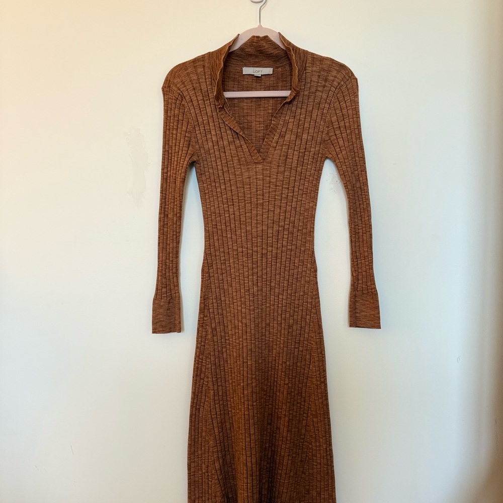 LOFT Ribbed V‑Neck Long Sleeve Midi Dress - Rust